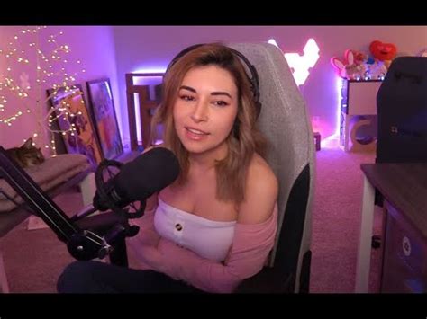 alinity pussy|Alinity shows her pussy by accident : r/alinity